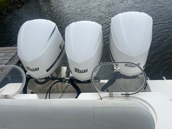 2015 Cobia 344 center console - Image 9
