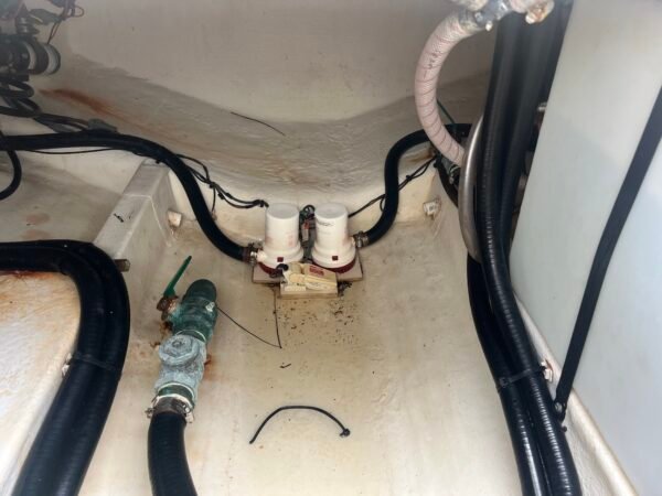 2015 Cobia 344 center console - Image 7